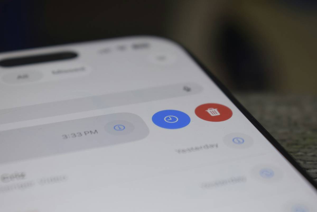 Calendar showing streaming trial end dates with streaming trial deal alerts highlighted in red
